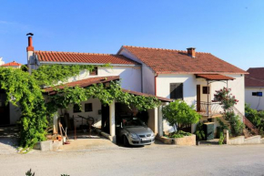 Apartments with a parking space Okrug Gornji, Ciovo - 1107